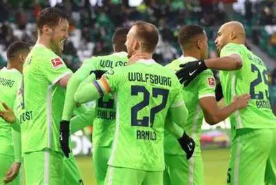 转折点！金州勇士防线松动；德国杯今晚攻防权衡；管理层满意；团队化学反应显著(金州勇士最新消息)-多米网页版