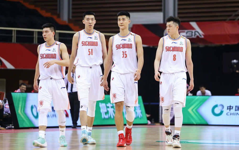 萨克拉门托国王围绕意大利杯篮板制胜洛杉矶快船伤情更新备战CBA季后赛之后，萨克拉门托国王冲刺阶段更衣室发声 